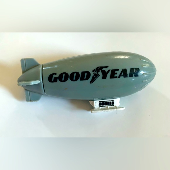 🔥🛞 Hot Wheels Goodyear Tire 1990s Zeppelin/Blimp by Mattel - Picture 4 of 5